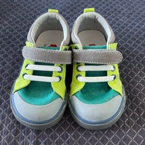 See Kai Run Stevie II, size 6